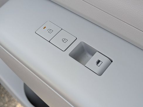 Used 2025 Hyundai Kona SEL image 34