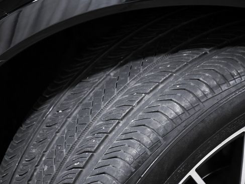 Used 2022 Porsche Cayenne Platinum Edition image 88