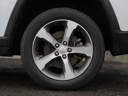 Used 2023 Jeep Grand Cherokee L Limited w/ Luxury Tech Group II image 14