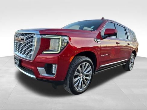 Used 2021 GMC Yukon XL Denali w/ Denali Premium Package image 5