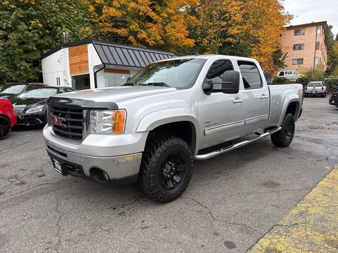 Used 2010 GMC Sierra 2500 SLT image 1