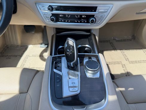Used 2021 BMW 740i RWD image 14
