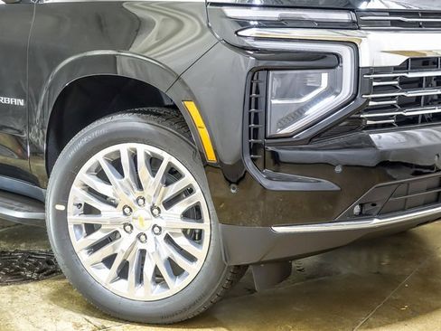New 2026 Chevrolet Suburban Premier image 4