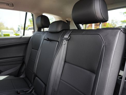 Used 2018 Volkswagen Tiguan SE FWD image 29