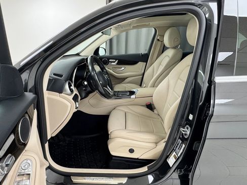 Used 2022 Mercedes-Benz GLC 300 4MATIC image 10