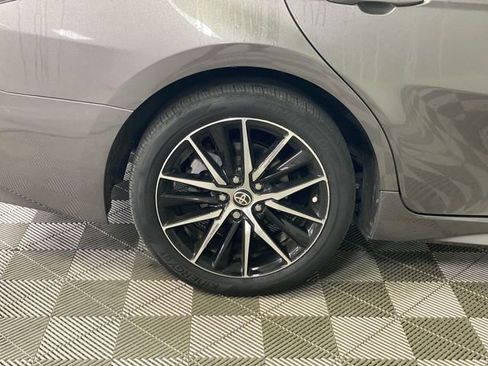 Used 2022 Toyota Camry SE image 18