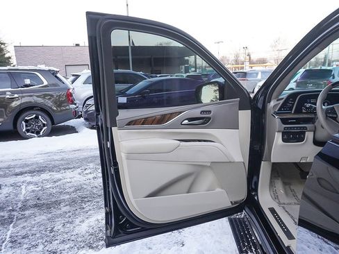 Used 2024 Cadillac Escalade Sport Platinum image 30