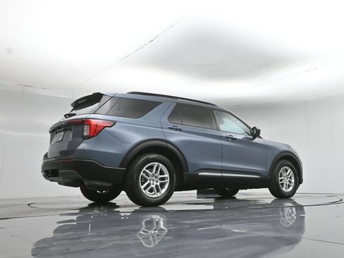Used 2025 Ford Explorer Active w/ Active Comfort Package RWD image 51