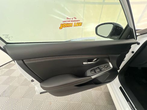 Used 2024 Nissan Sentra SR FWD image 22