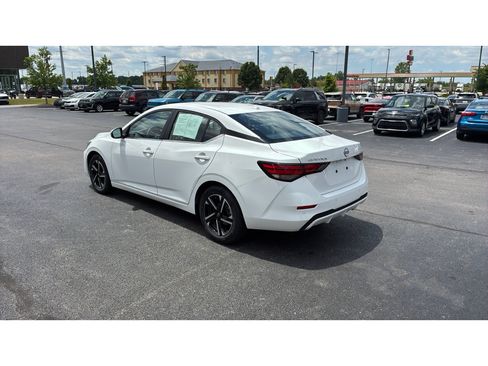 Used 2025 Nissan Sentra SV FWD image 4