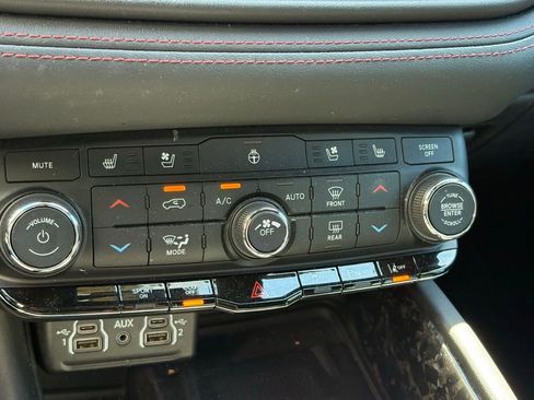 Certified 2022 Dodge Durango R/T image 17