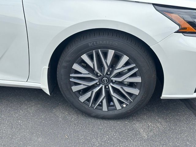 New 2026 Nissan Altima 2.5 SV FWD image 14