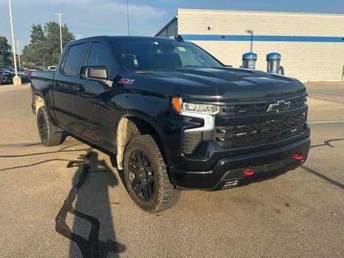 Used 2024 Chevrolet Silverado 1500 LT Trail Boss w/ Convenience Package II AWD/4WD image 7