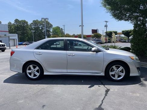 Used 2012 Toyota Camry SE FWD image 9