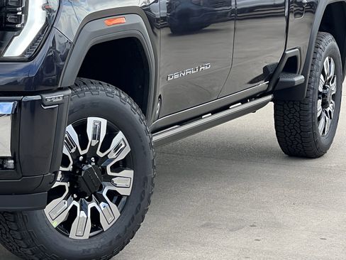 New 2026 GMC Sierra 2500 Denali w/ Denali Reserve Package image 8