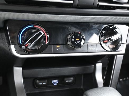 Used 2022 Kia Seltos LX image 19