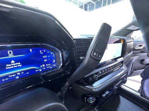 Used 2024 Chevrolet Silverado 2500 High Country w/ High Country Premium Package image 27