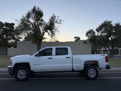 Used 2019 Chevrolet Silverado 2500 W/T image 7