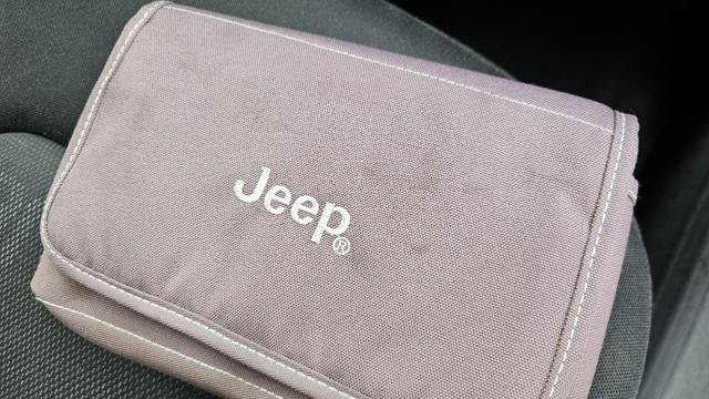 Used 2017 Jeep Renegade Latitude w/ Cold Weather Group AWD/4WD image 31