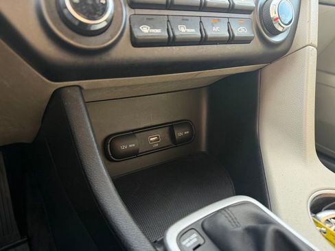 Used 2020 Kia Sportage LX FWD image 19