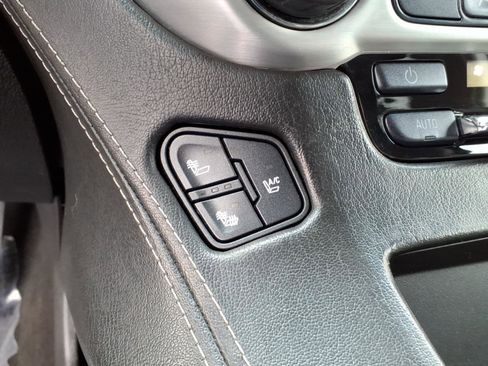 Used 2016 GMC Yukon XL SLT image 19