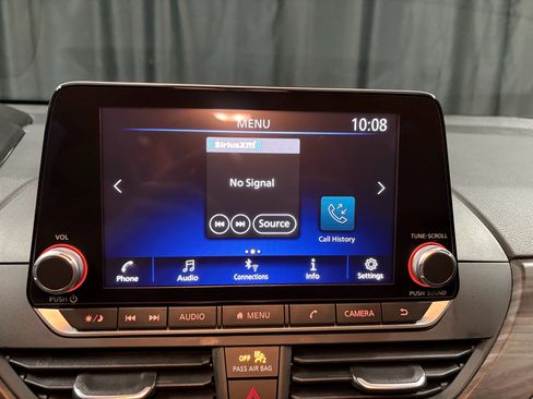 Used 2025 Nissan Altima 2.5 SV FWD image 10