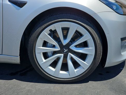 Used 2022 Tesla Model 3 Long Range AWD/4WD image 10