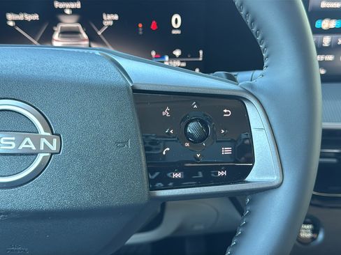 Used 2025 Nissan Murano SV image 23