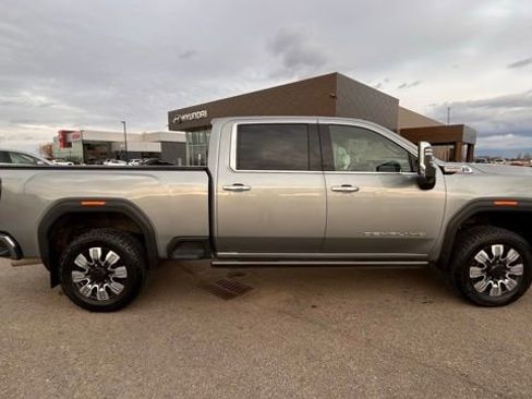 Used 2024 GMC Sierra 3500 Denali w/ Denali Reserve Package image 4