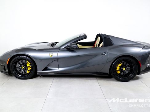 Used 2021 Ferrari 812 GTS RWD image 6