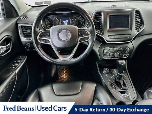 Used 2019 Jeep Cherokee Latitude Plus w/ Cold Weather Group AWD/4WD image 28