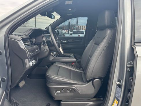 Used 2023 GMC Yukon XL Denali image 15