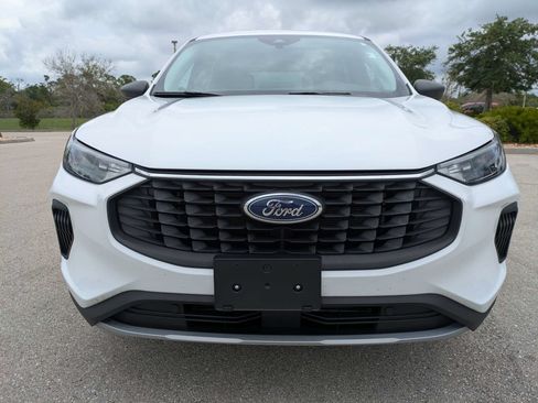 Used 2025 Ford Escape Active AWD/4WD image 3