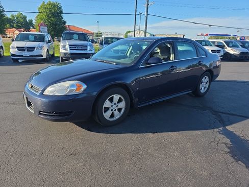Used 2009 Chevrolet Impala LT FWD image 2