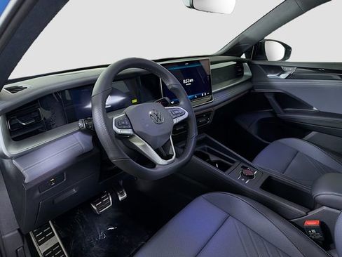 New 2026 Volkswagen Tiguan SE R-Line FWD image 9