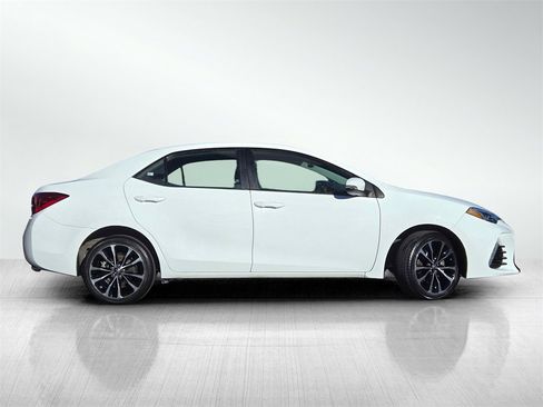 Used 2019 Toyota Corolla SE image 3