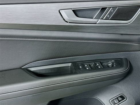 New 2025 Volkswagen Atlas Cross Sport SE image 21