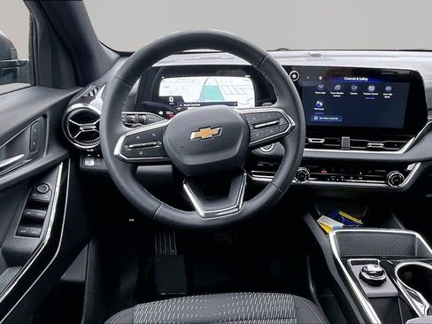 Used 2026 Chevrolet Equinox LT w/ LPO, Floor Liner Package FWD image 10