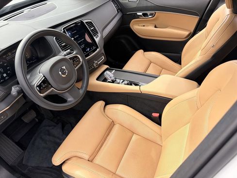 Used 2022 Volvo XC90 T8 Inscription w/ Lounge Package image 18