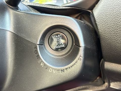 Used 2016 Jeep Renegade Trailhawk w/ Cold Weather Group AWD/4WD image 13