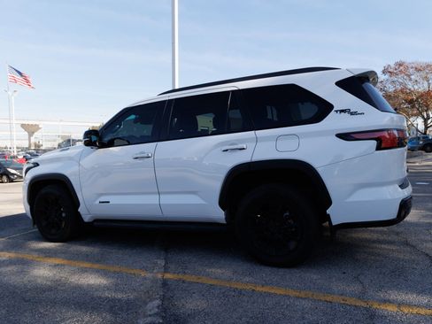 Used 2024 Toyota Sequoia Limited image 10