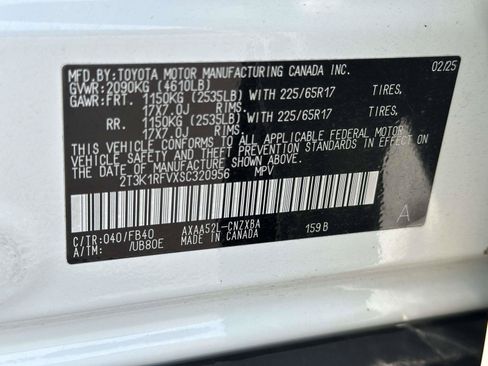 Used 2025 Toyota RAV4 LE FWD image 28