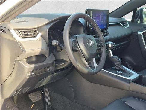 Used 2023 Toyota RAV4 XSE AWD/4WD image 9