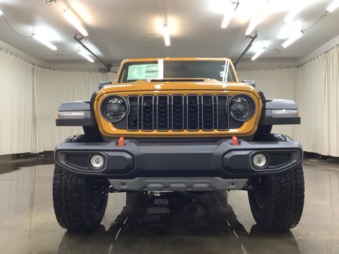 New 2026 Jeep Gladiator Mojave w/ Safety Group AWD/4WD image 10