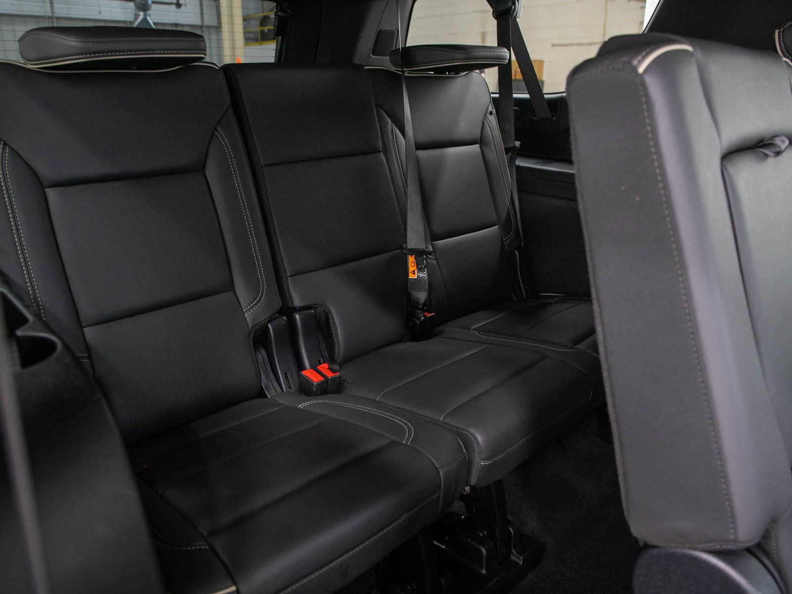 Used 2025 GMC Yukon XL Elevation AWD/4WD image 13