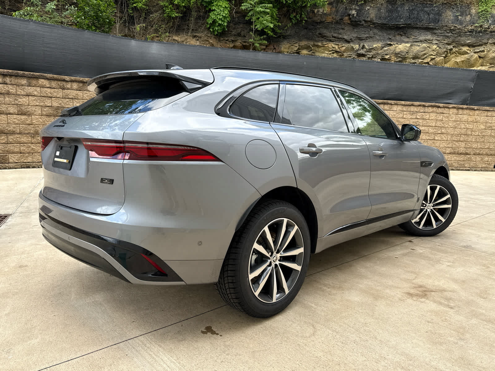 Used 2026 Jaguar F-PACE R-Dynamic S AWD/4WD image 3