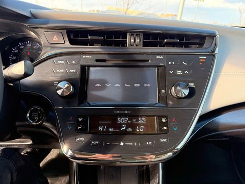 Used 2018 Toyota Avalon XLE Premium image 15