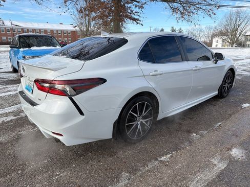 Used 2023 Toyota Camry SE image 5