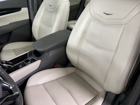 Used 2021 Cadillac XT6 Premium Luxury image 57