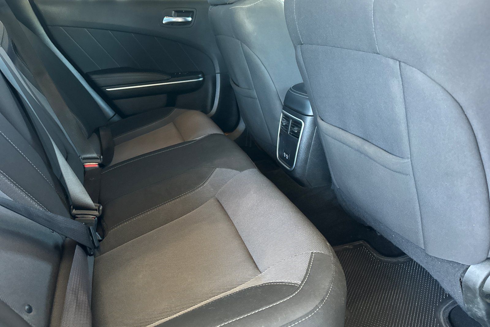 Used 2022 Dodge Charger SXT RWD image 23
